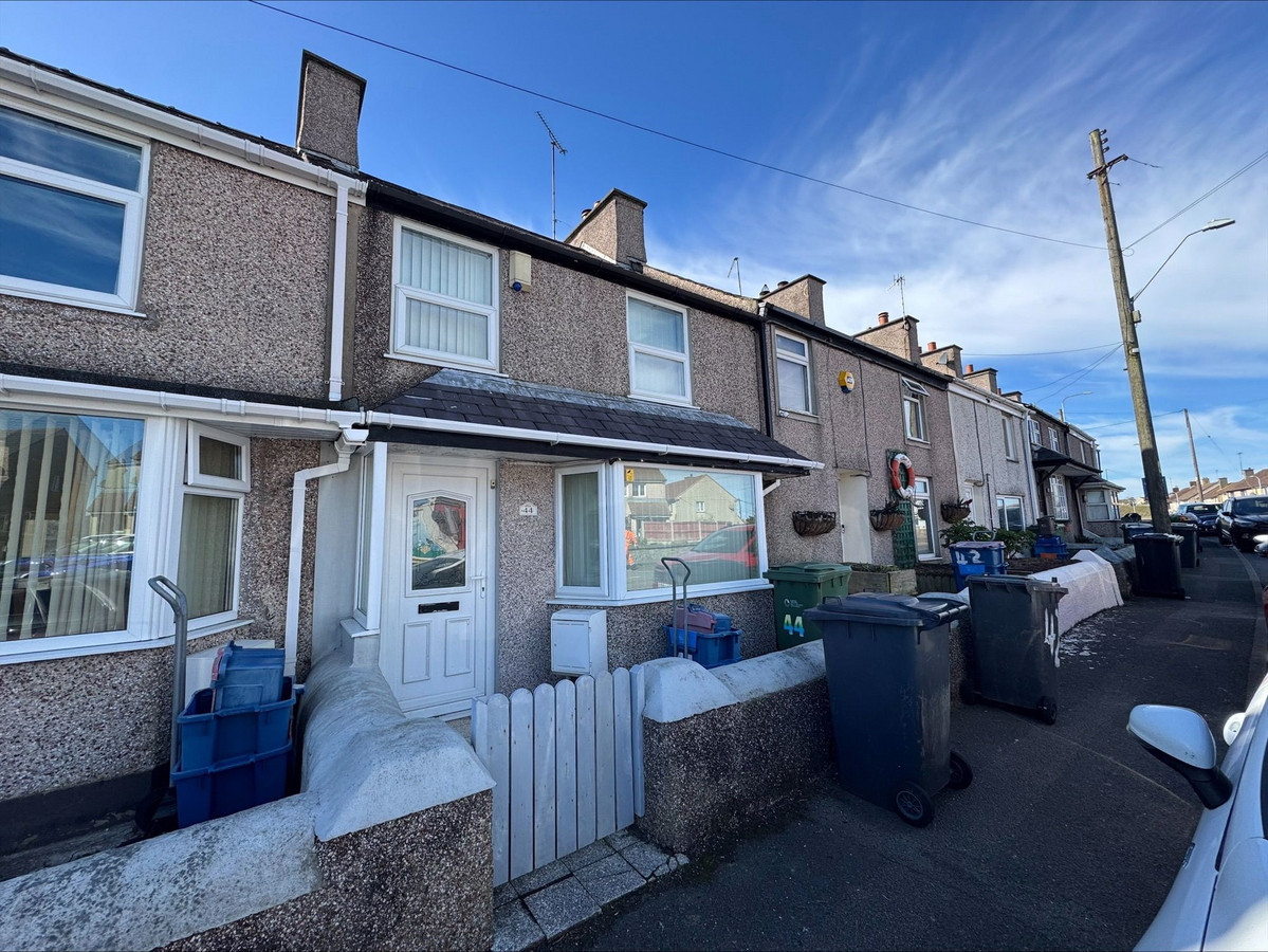 Machine Street, Amlwch, LL68