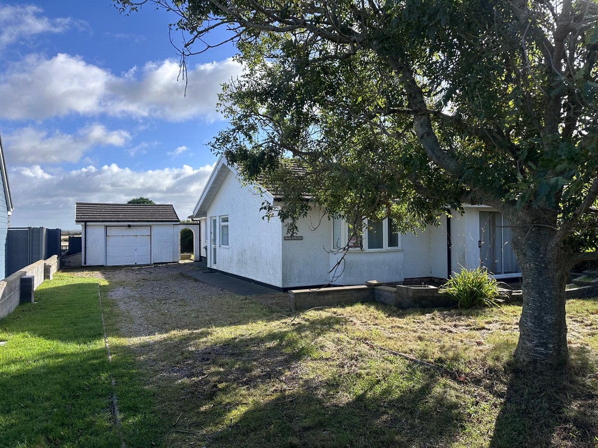 Lon Crecrist, Trearddur Bay, Anglesey, LL65