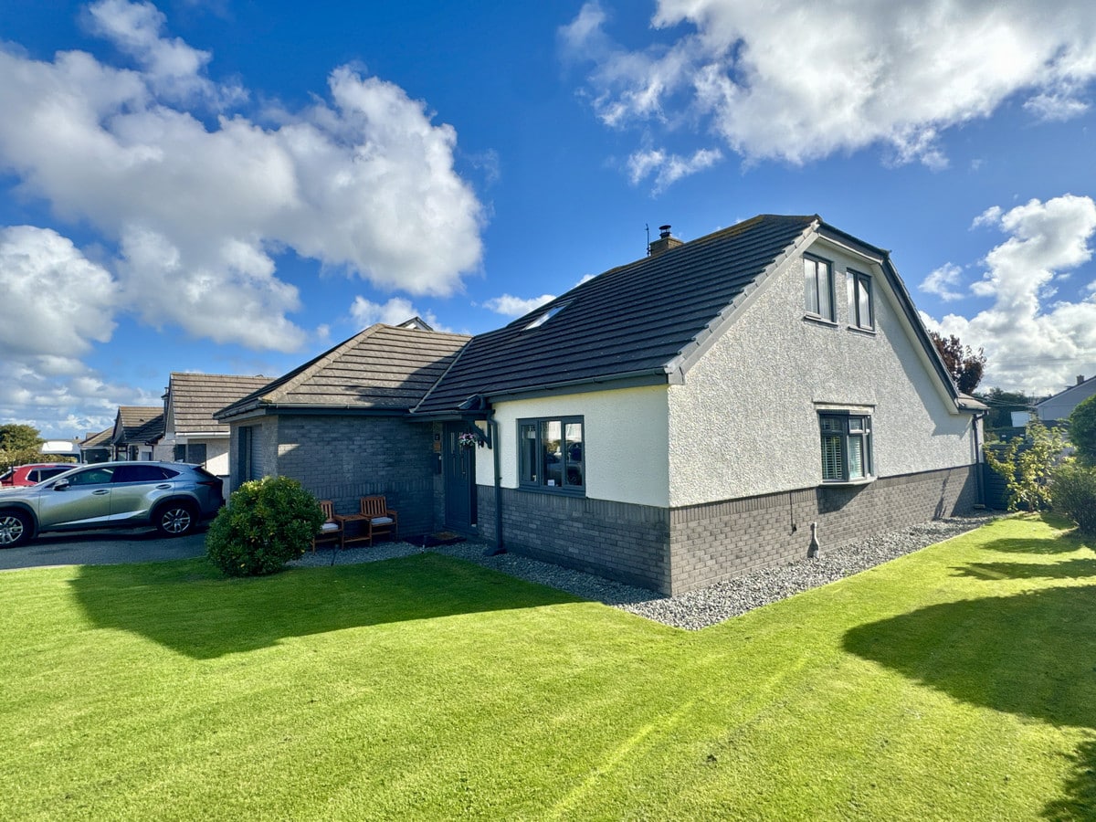 Parc Felin Dwr, Holyhead, Anglesey, LL65