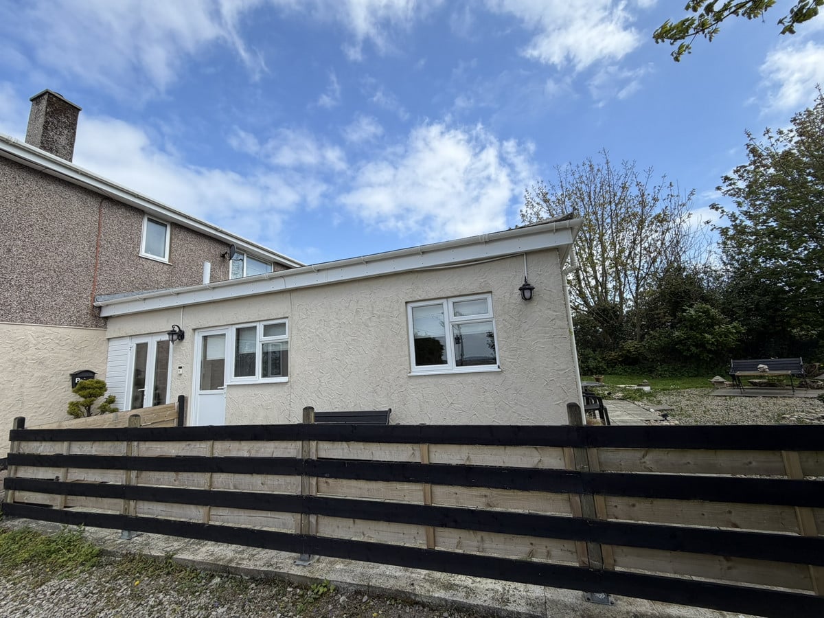 Caeau Crinion, Rhostrehwfa, Anglesey, LL77