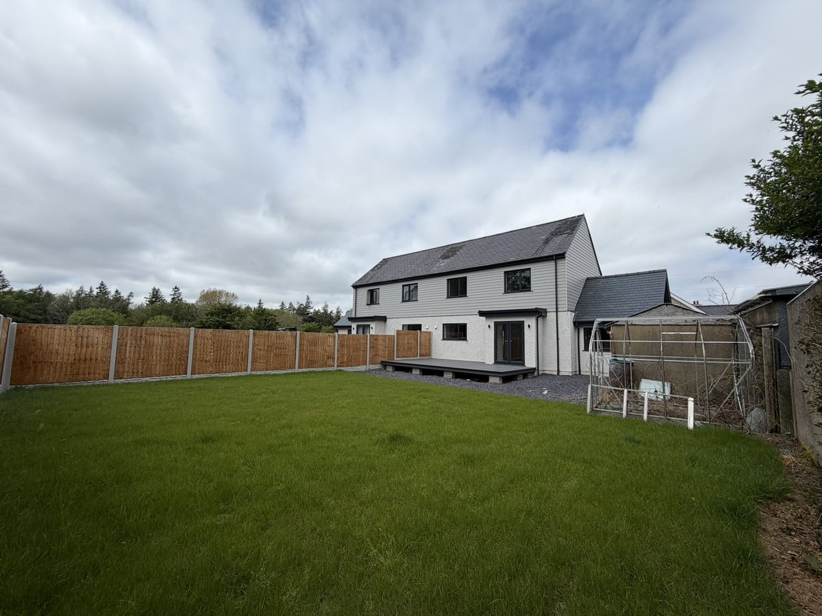 Cae Gwigin, Talybont, Gwynedd, LL57