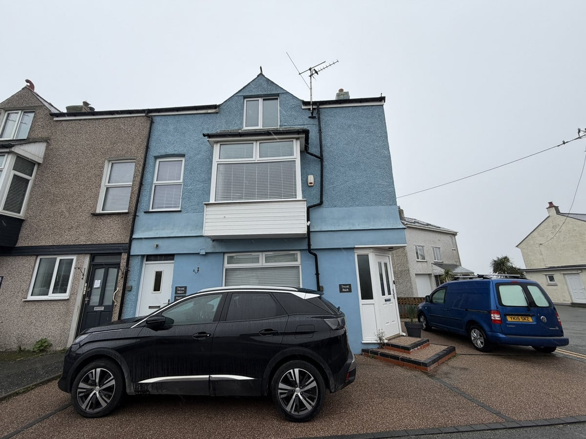 Stanley House, Station Road, Rhosneigr, Anglesey, LL64