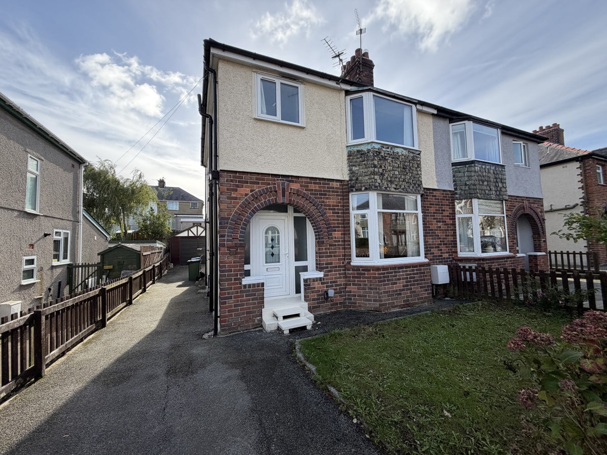 Belmont Avenue, Bangor, Gwynedd, LL57