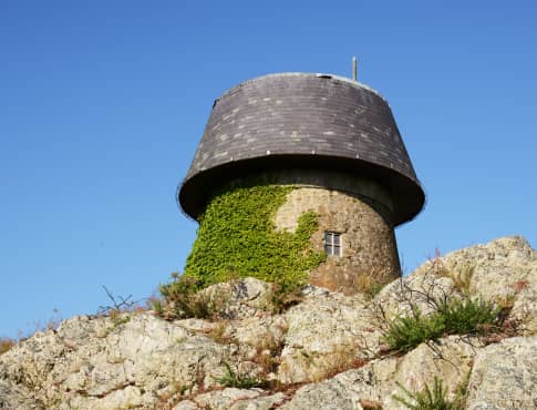 Guide to Llangefni Property & Architecture For House-Hunters