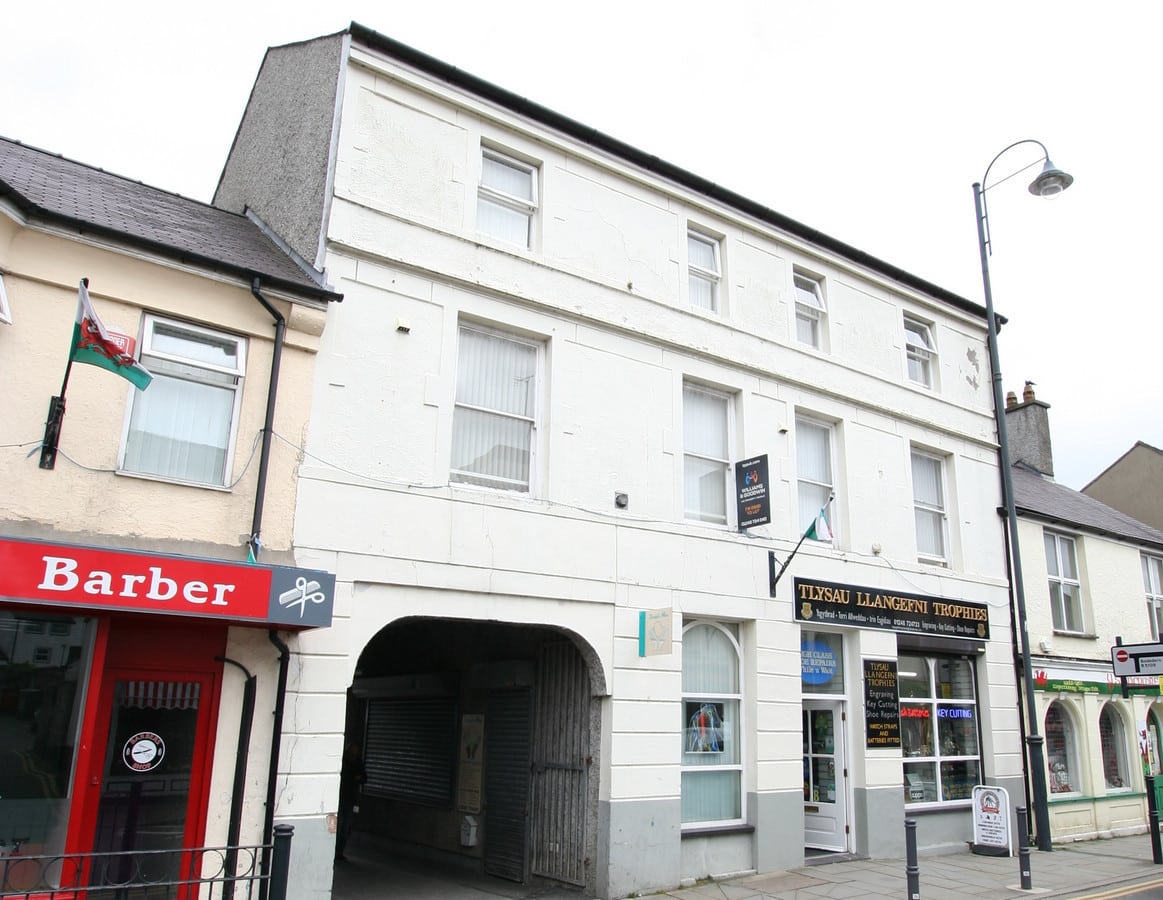 8 Church Street, Llangefni, LL77